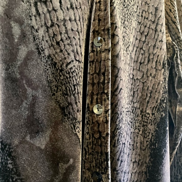 VTG Prophecy Woman Velour Button-Up - Picture 2 of 7